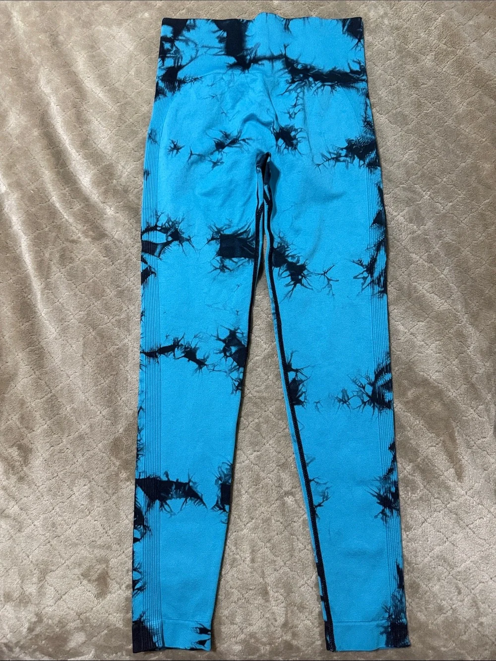 High-Rise Blue Tie-Dye Leggings w/ Glute-Enhancing Design